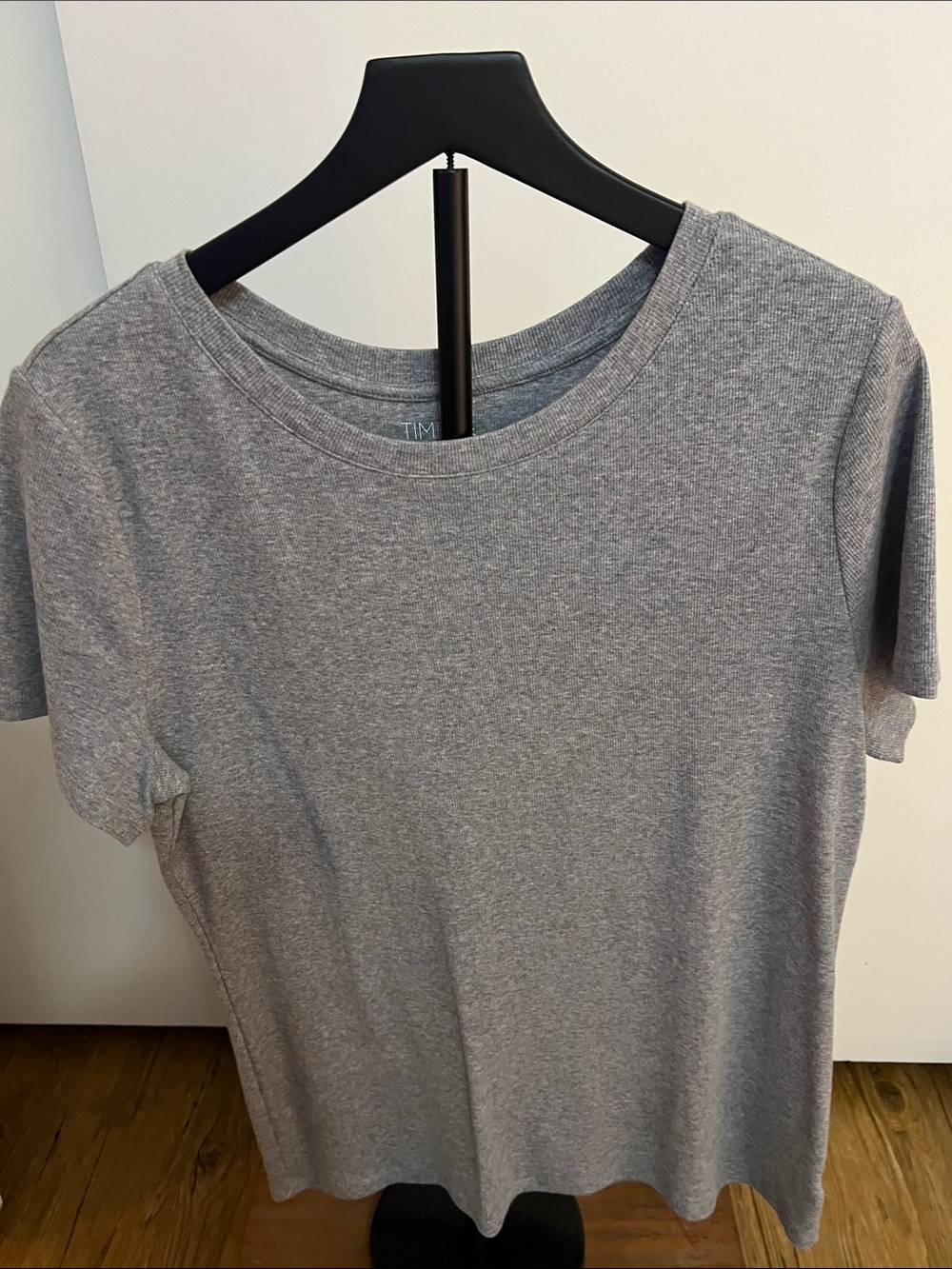 Time and Tru Classic Women's Gray Crewneck Tee